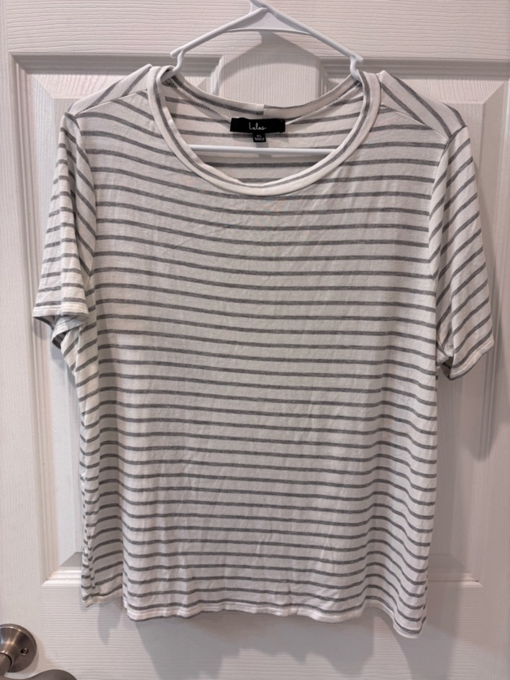 5/$25 Lulus Striped Short Sleeve Tee - White & Light Gray